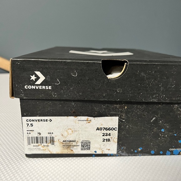 NEW CONVERSE CHUCK TAYLOR ALL STAR LIFT PLATFORM CASUAL SHOES WOMEN’S SIZE: 7.5 - Picture 15 of 15